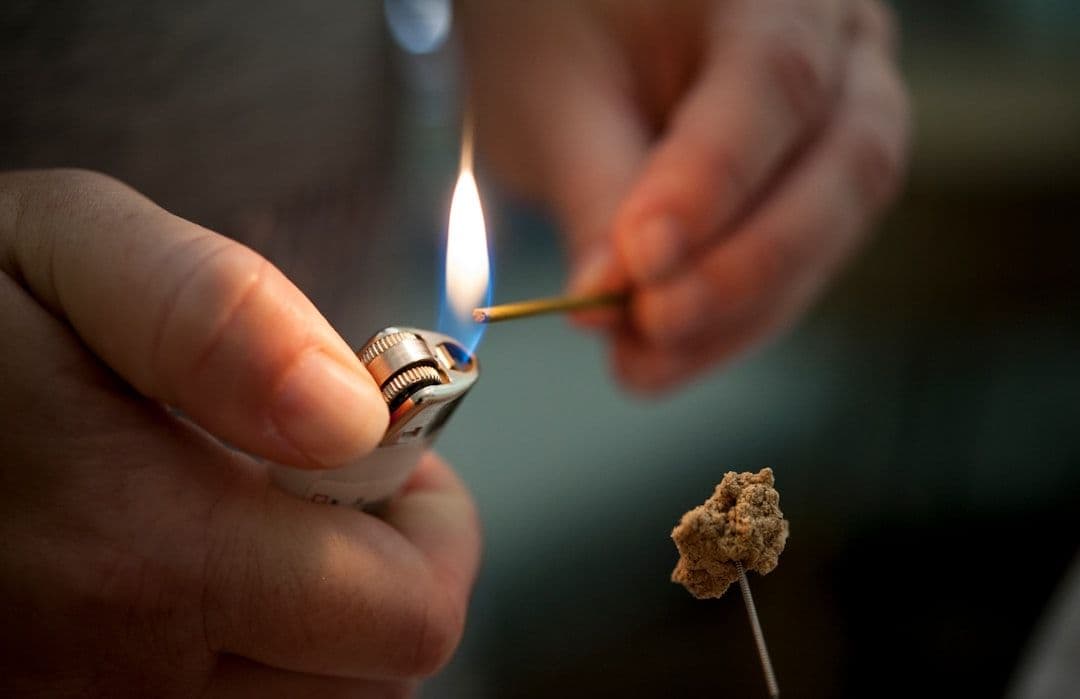 What Happens During a Moxibustion Session: The Complete Guide — holistic health