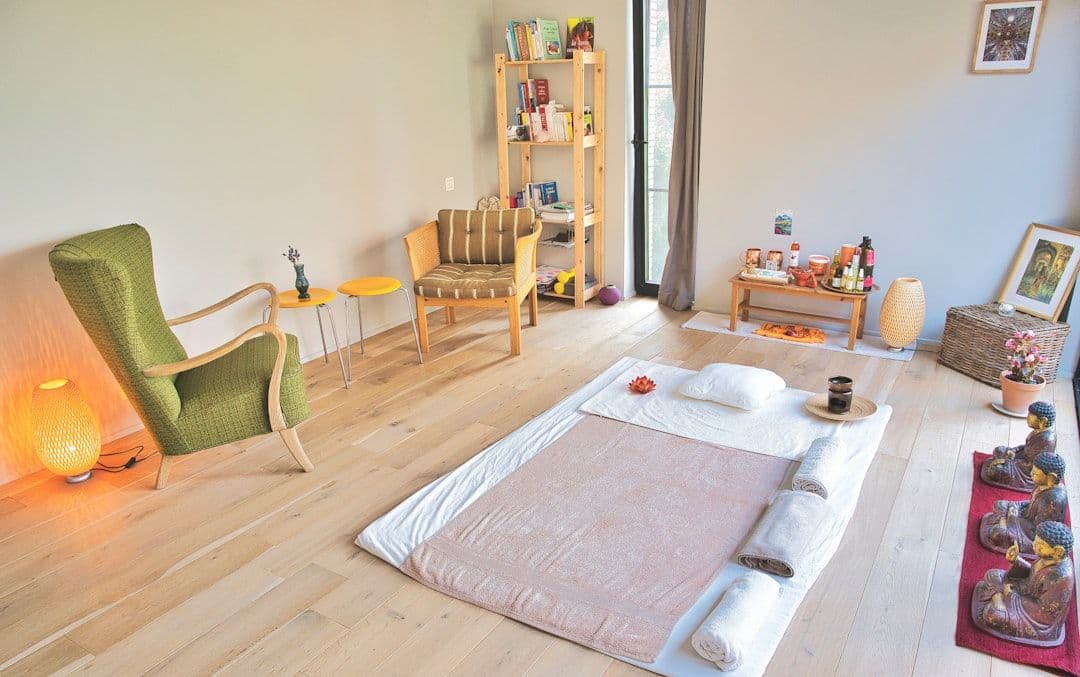 What Happens During an Aura Therapy Session: A Complete Guide — holistic health
