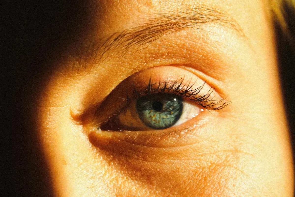 Light Sensitivity — health symptom