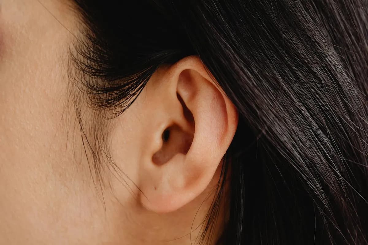 Sensitivity to light, sound, or smells — health symptom