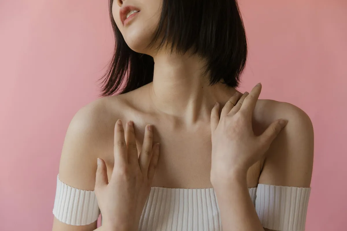 Uneven Shoulders — health symptom